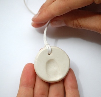 thumbprint-necklace