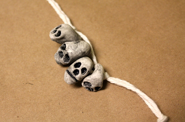 skulls_strung_up