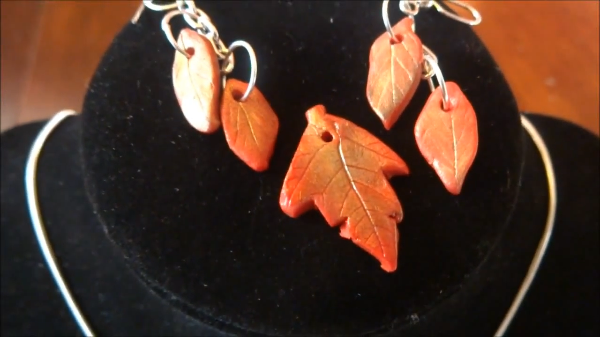 fall-leaves-necklace